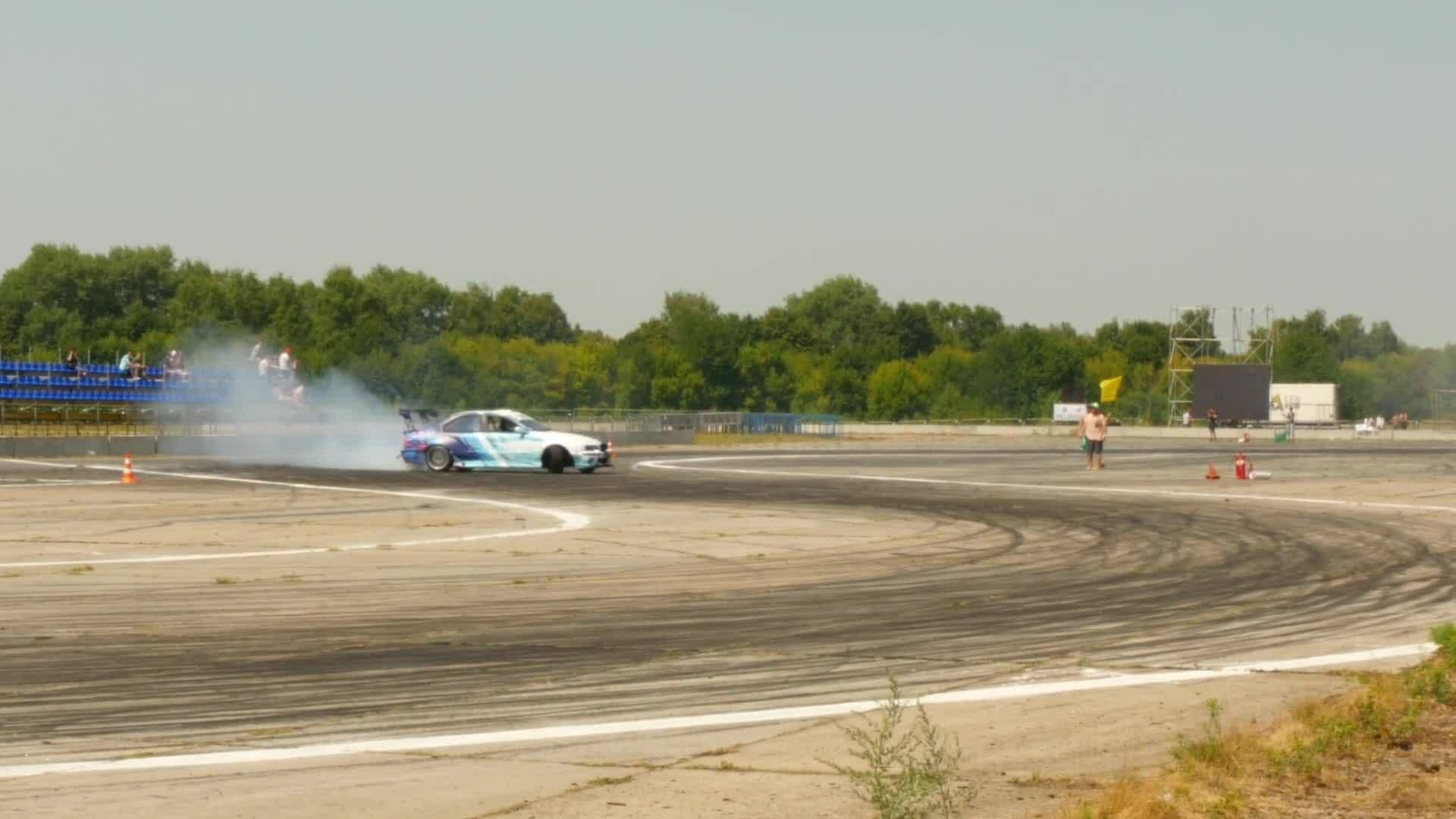 I WONDER - How Does G-Force Affect Formula Drivers?