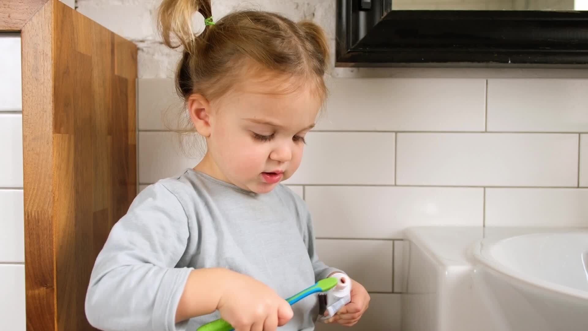 I WONDER - How Many Times Per Day Should I Brush My Teeth?