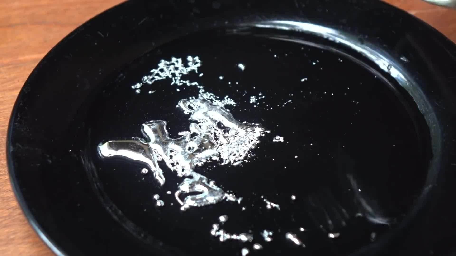 Bouncy Liquid Metal