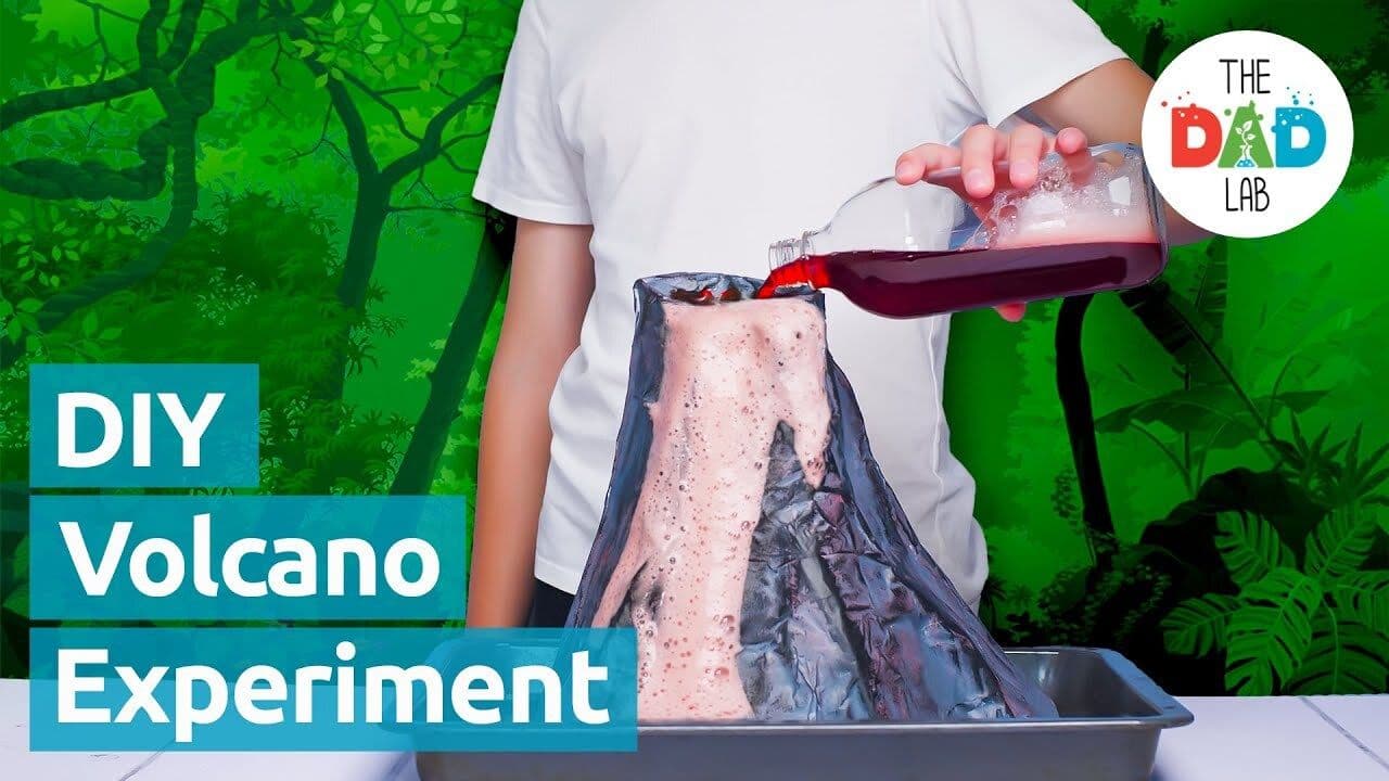 Science Experiment: Volcano with Vinegar and Baking Soda